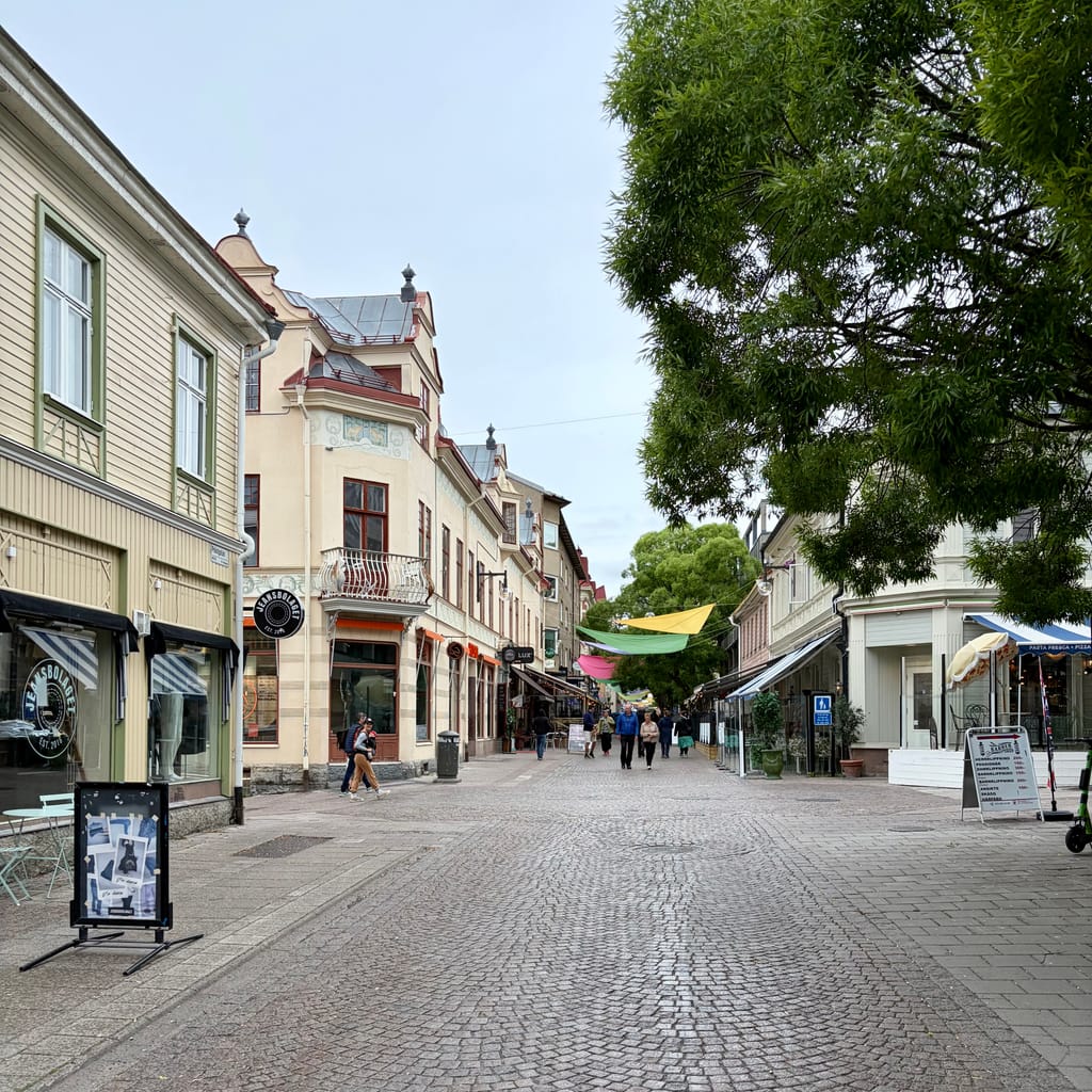 26. Juni – Restauranttipps und die schlaflose Stadt Östersund